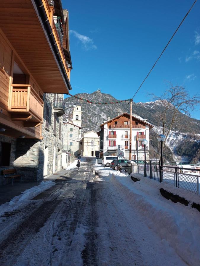 Appartamento Ampio e grazioso trilocale con vista panoramica Chiesa in Valmalenco Esterno foto