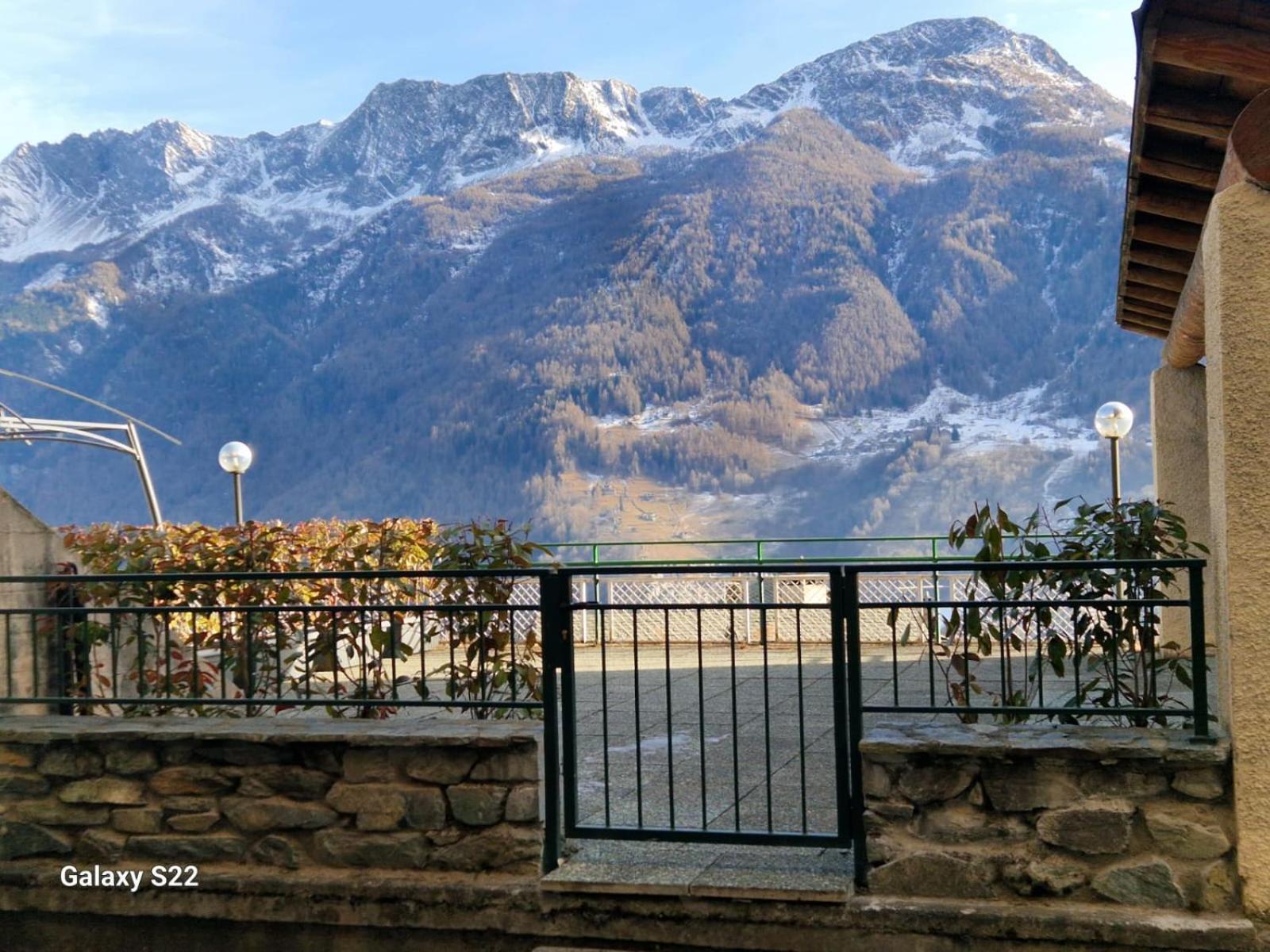 Appartamento Ampio e grazioso trilocale con vista panoramica Chiesa in Valmalenco Esterno foto